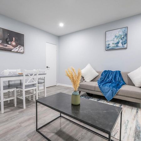 Centre Street Upper 2Bedsuite 4408 YYC Exteriör bild