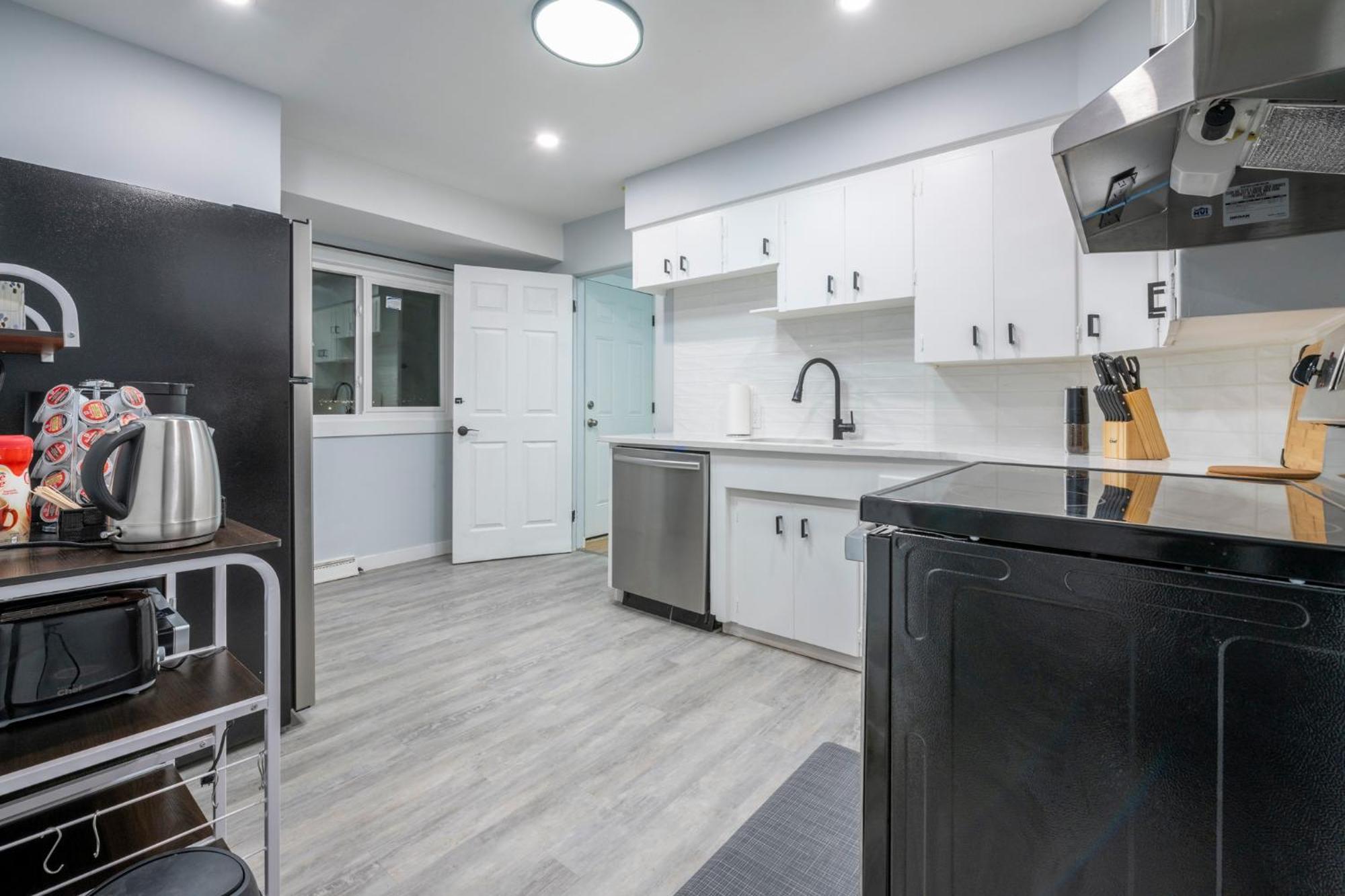 Centre Street Upper 2Bedsuite 4408 YYC Exteriör bild