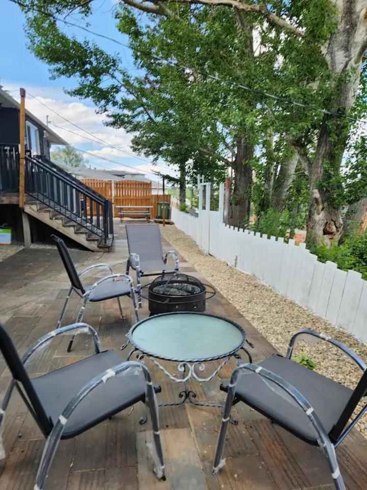 Centre Street Upper 2Bedsuite 4408 YYC Exteriör bild