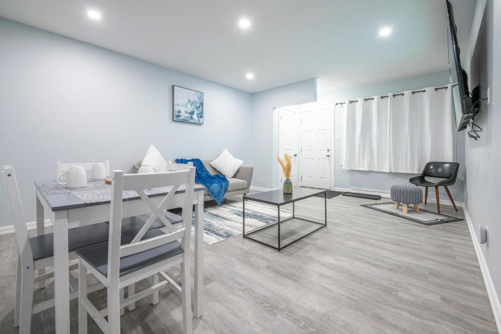 Centre Street Upper 2Bedsuite 4408 YYC Exteriör bild